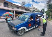 Polsek Parapat Berhasil Antisipasi Angkot Naikkan Penumpang ke Atas Kap