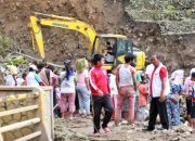 Pemkab Simalungun Tangani Jalan Putus Akibat Longsor di Kecamatan Harangaol Horisan
