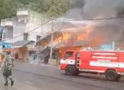 Si Jago Merah Lahap 5 Rumah dan Usaha Warga di Pantai Bebas Parapat