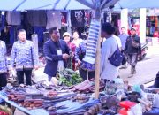 Bupati Radiapoh Tinjau Pasar Tiga Runggu Kecamatan Purba, Pedagang Ucapkan Terimakasih