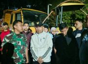 Tinjau Lokasi Banjir Bandang dan Longsor, Bupati Langsung Turunkan Alat Berat dan Temui Korban Luka