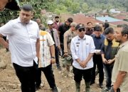 Tinjau Lokasi Banjir di Parapat. Didampingi Bupati, Gubsu Meminta Agar Warga Mengungsi Jika Hujan Deras