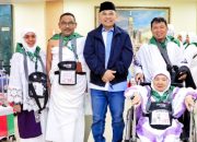 Bupati Simalungun Berangkatkan Langsung Jamaah Calhaj Tahun 1446 H/2025 M Menuju Tanah Suci Makkah