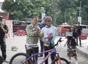 Peserta Geobike Kaldera Toba  yang Finish di Kota Pematangsiantar Disambut Sekda