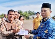 30 ASN Masa Purna Bhakti Terima Tali Asih Korpri, Wabup: “Terima kasih telah menjadi ASN Berintegritas, Profesional, dan Berakhlak”