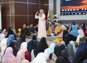 Herlina Hadiri Majelis Tauhid PPALC-YAI, Serahkan Santunan kepada Jamaah Lansia 