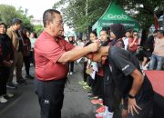 Wesly Melepas Peserta Gempita Kemerdekaan Run ‘Agak Lari Kelen’