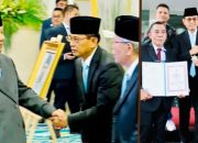 Tuan Rondahaim Saragih Garingging Dianugerahi Gelar Pahlawan Nasional oleh Presiden RI 