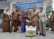 Wali Kota Pematangsiantar Serahkan Bantuan Pangan, 13.764 Warga Dibantu!