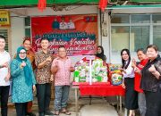 Wakil Wali Kota dan Ketua TP-PKK Kota Batam Mengunjungi Panti Jompo dalam Rangka Peringatan Hari Ibu ke,-97