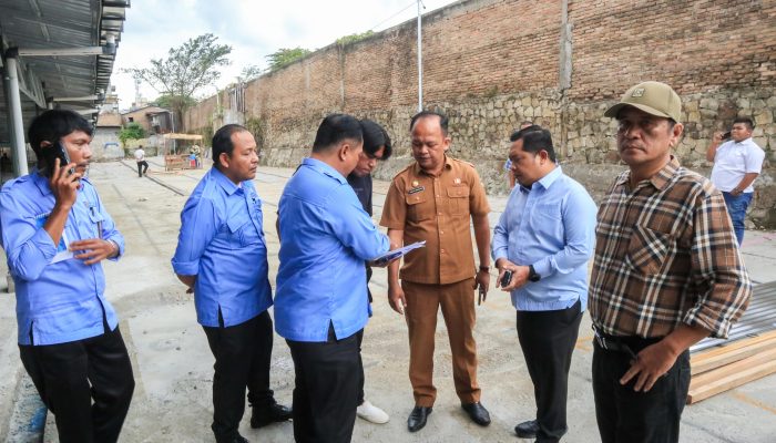 Sekda Pematangsiantar Tinjau Pemindahan Pedagang Gedung IV Pasar Horas