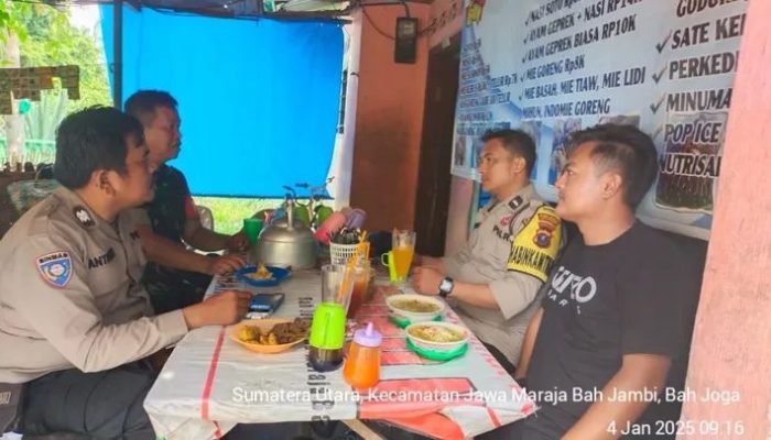 Babinsa dan Bhabinkamtibmas Tanah Jawa Pererat Silaturahmi dengan Warga