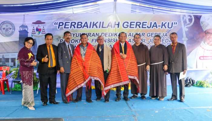 Wali Kota Pematangsiantar Hadiri Syukuran Dedikasi Altar Gereja Paroki St Fransiskus Asisi
