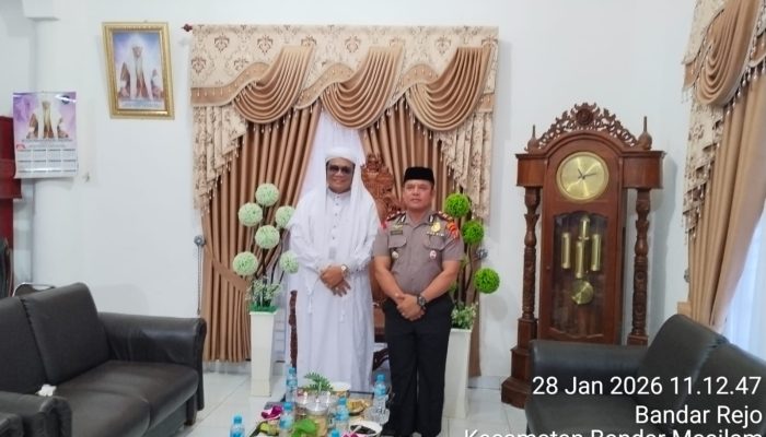 Kapolsek Perdagangan Baru Tunjukkan Sisi Humanis, Kunjungi Tokoh Ulama