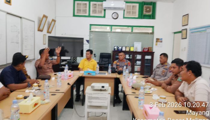 Polsek Bosar Maligas Kawal Panen Jagung, Pastikan Hasilnya Menguntungkan Petani