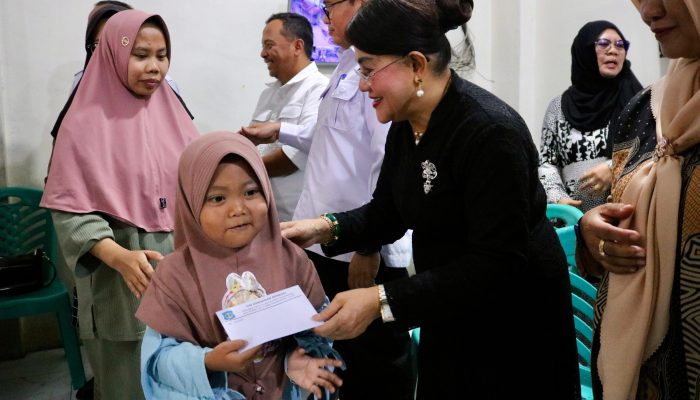 Ny Liswati Wesly Silalahi Hadiri Ramadhan Berbagi Perumda Tirta Uli di Panti Asuhan Putri Aisyiah