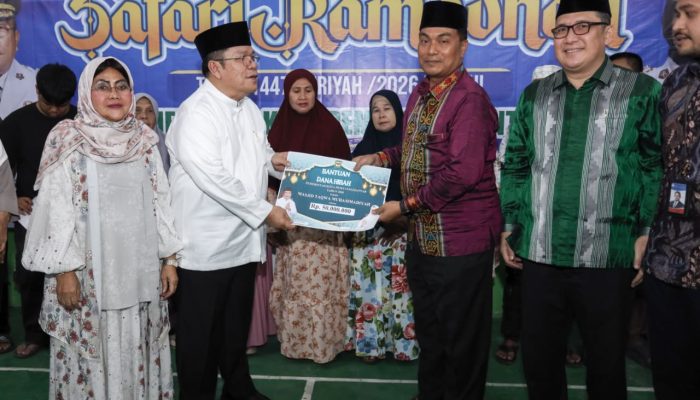 Wali Kota Pematangsiantar Serahkan Dana Hibah Rp50 Juta ke Masjid Taqwa Muhammadiyah
