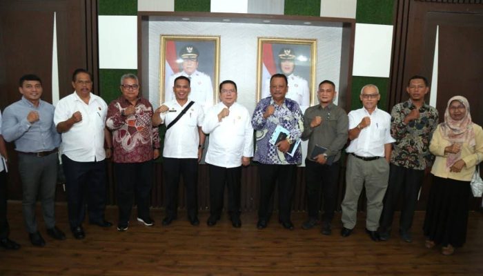 Wali Kota Pematangsiantar Jamu Tim Paduan Suara HKBP Jati Waringin