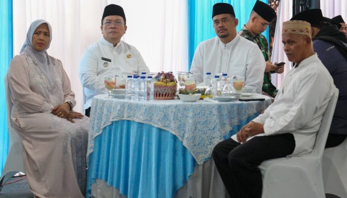 Gubernur Sumut Bobby Nasution Serahkan Bantuan Rp350 Juta ke Masjid Nurul Ikhwan Pematangsiantar. Wesly Berterimaksih