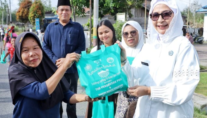 Kegiatan Berbagi Takjil TP PKK dan DWP Kabupaten Simalungun: Semangat Kebersamaan di Bulan Ramadhan 1447 H