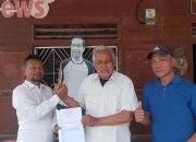 Yayasan Pusuk Buhit Serahkan SK Kepanitiaan Gerakan Sejuta Pohon dan Sejuta Bibit Ikan untuk Kawasan Danau Toba.