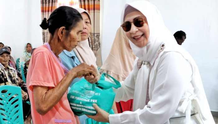 TP PKK dan DWP Simalungun Bagikan Sembako, Wujud Kepedulian di Bulan Ramadhan