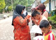 UPTD SDN 017961 Pulau Rakyat Tua Salurkan Bantuan Ramadhan Bersumber dari Dana Infak Siswa dan guru