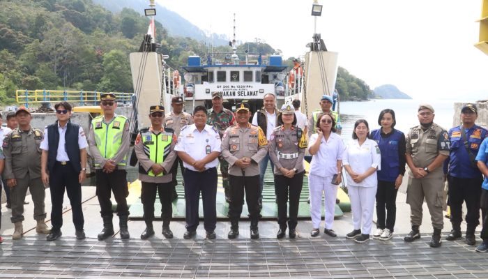 Kapolres Simalungun Cek Pos Pam dan Arus Lalu Lintas Kapal Ferry di Pelabuhan Tiga Ras, Pastikan Idul Fitri Aman