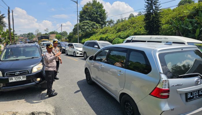 Kapolres Simalungun Turun Langsung, Atasi Kemacetan Arus Balik