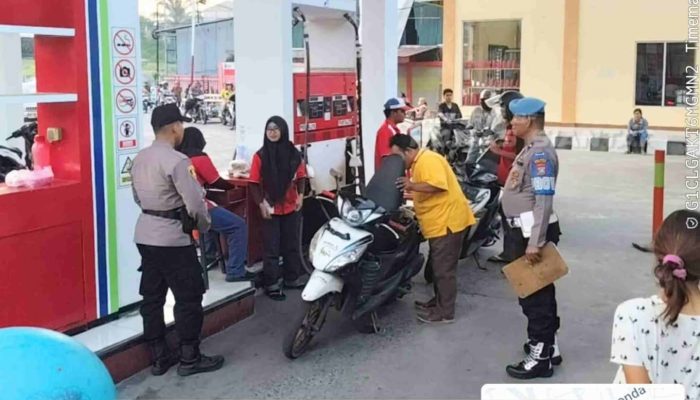 Polsek Siantar Selatan Monitoring Pengisian BBM di SPBU Melanthon Siregar, Antrian Lancar