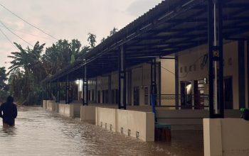 Warga Asido 7 Keluhkan Janji Marketing, Rumah Banjir Setinggi Pinggang Saat Hujan