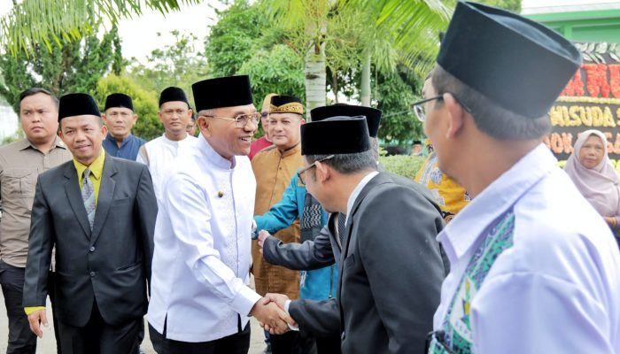 Bupati Simalungun Hadiri Wisuda Santri Ponpes Modern Al-Kautsar