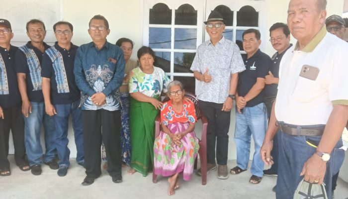 Kunci Rumah Baru Untuk Korban Kebakaran di Serahkan. Tional br Samosir: “Terimakasih PPRS, semoga diberkati Tuhan,”