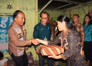 Wabup Samosir Kunjungi Anak Korban KDRT di Simanindo: Kekerasan Terhadap Anak Tidak Bisa Ditoleransi