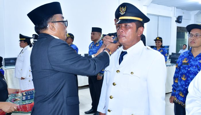 Wabup Samosir Lantik Pejabat Administrator dan Pengawas