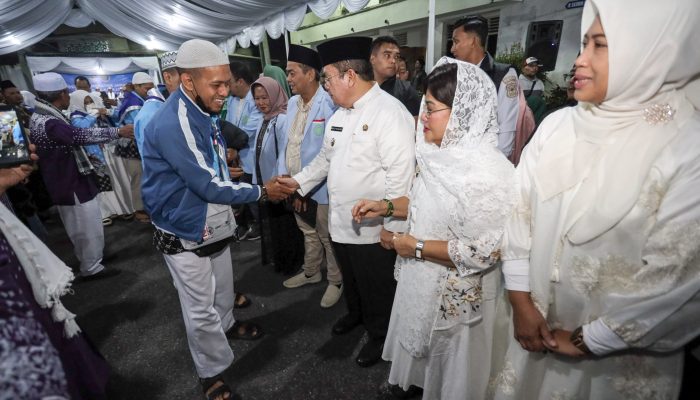 Wali Kota Pematangsiantar Lepas 110 Calhaj Tahun 2026, Pesan Jadi Haji Mabrur