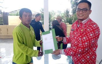 Dinas Lingkungan Hidup Pematangsiantar Serahkan Kontrak Kerja 66 Petugas Kebersihan