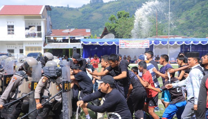 Polres Samosir Gelar Simulasi Sispamkota Jelang May Day 2026, Antisipasi Aksi Anarkis