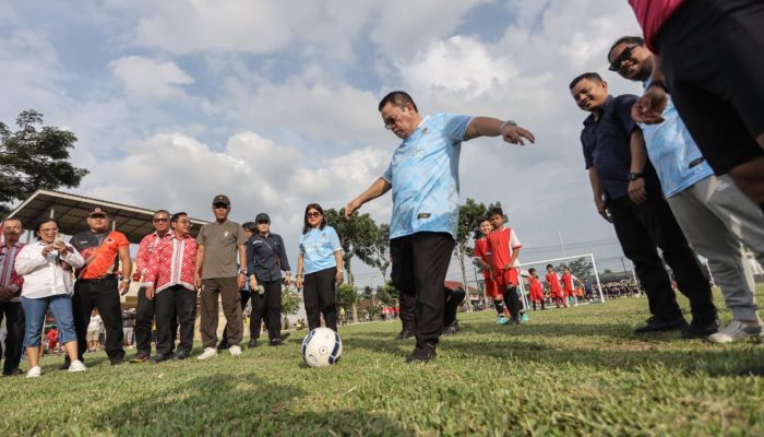 Wali Kota Wesly Kick Off Liga Sepak Bola Usia Dini Pematangsiantar 2026, 21 SD Ikut Bertanding