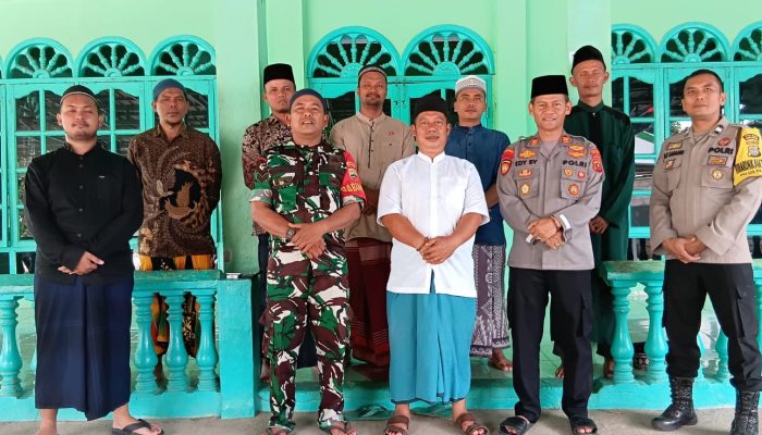 Polsek Silou Kahean Amankan Sholat Jumat, Lanjutkan Program Jumat Curhat di Masjid Al’Jihad