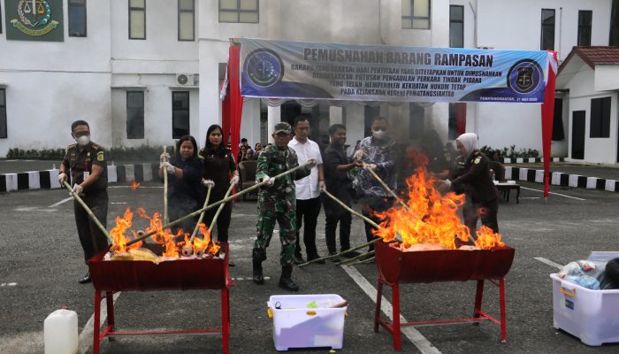 Pemko Pematangsiantar Dukung Pemusnahan Barang Bukti 55 Perkara di Kejari, Tekankan Sinergi Jaga Kamtibmas