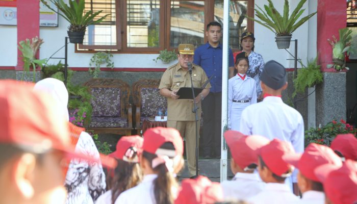 Wali Kota Wesly Jadi Pembina Upacara di SD Almamaternya, Tegaskan Integritas Pelaksanaan MBG
