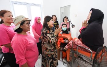 Ketua TP PKK Pematangsiantar Tinjau Pemeriksaan IVA Test Massal di Puskesmas Martimbang
