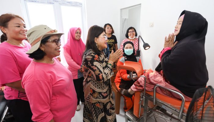 Ketua TP PKK Pematangsiantar Tinjau Pemeriksaan IVA Test Massal di Puskesmas Martimbang
