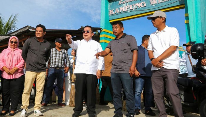 Wali Kota Wesly Galakkan “Jumpa Berlian”, Gerakkan Gotong Royong Bersihkan Drainase Bah Sorma