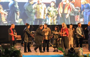 Wesly Silalahi Hadiri “Konser Bertabur Bintang” PASU Siantar, Seni Jadi Senjata Politik Persatuan dan Ekonomi Kreatif