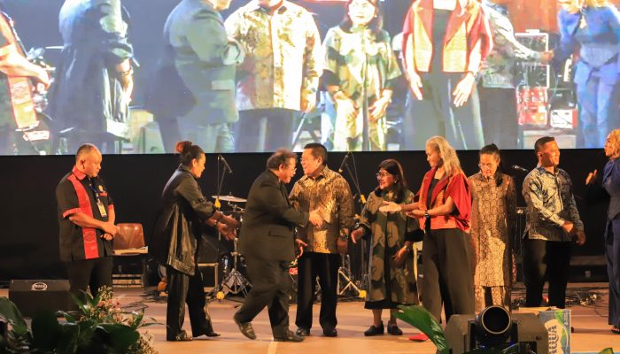 Wesly Silalahi Hadiri “Konser Bertabur Bintang” PASU Siantar, Seni Jadi Senjata Politik Persatuan dan Ekonomi Kreatif