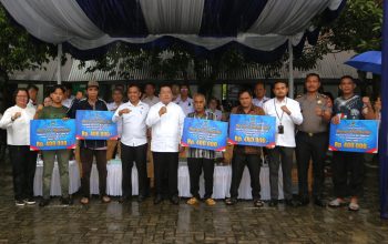 Wali Kota Wesly Salurkan BLT DBHCHT Rp1,2 Juta ke 554 Warga: “Tepat Sasaran, Transparan, Akuntabel”
