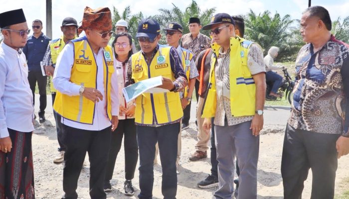Rp39 Miliar untuk 11,6 KM. Bupati Anton Resmikan “Sejarah Baru” Jalan Ujung Padang