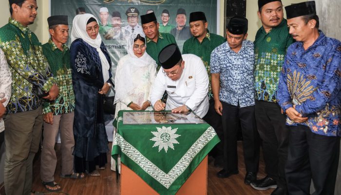Wali Kota Wesly Resmikan Musholla Muslimat Tomuan: “Investasi Spiritual untuk Kota Cerdas, Sehat, Kreatif, Selaras”